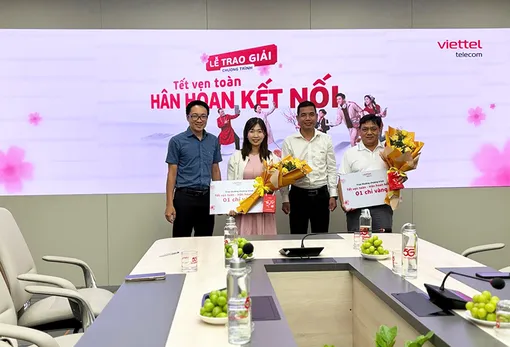 Viettel Cần Thơ trao thưởng khách hàng trúng vàng và quay số may mắn đợt 1 chương trình “5G siêu tốc - Lộc vàng cực sốc”