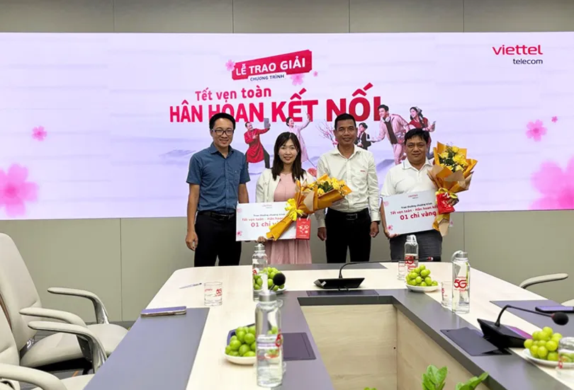 Viettel Cần Thơ trao thưởng khách hàng trúng vàng và quay số may mắn đợt 1 chương trình “5G siêu tốc - Lộc vàng cực sốc”