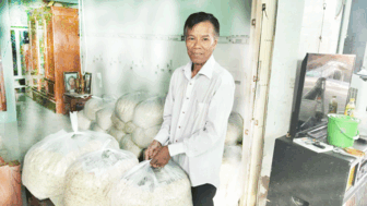 ផ្ដើមពីមុខរបរដាល់អំបុកចិញ្ចឹមជីវិត រហូតដល់មានជីវភាពធូរធារដោយសារប្រភពទុនគោលនយោបាយ