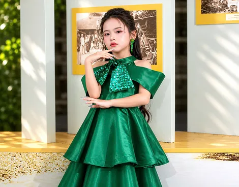 Người mẫu nhí Lâm Gia Tuệ liên tục đảm nhận vị trí Vedette của nhiều nhà thiết kế