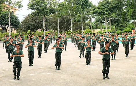 Huấn luyện chiến sĩ mới ở Trung đoàn 114