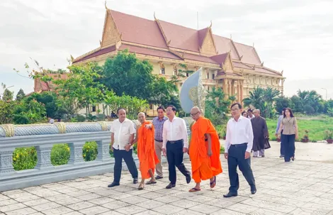 Đoàn công tác của lãnh đạo thành phố thăm cơ sở đào tạo tôn giáo, cơ sở tín ngưỡng