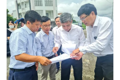 Tìm giải pháp tháo gỡ khó khăn, nâng cao hiệu quả thu gom, vận chuyển, xử lý rác thải đô thị