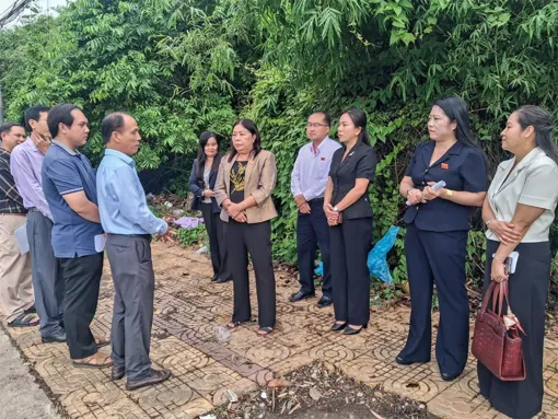 Thường trực HĐND TP Cần Thơ khảo sát tình hình thu gom, vận chuyển và xử lý chất thải rắn tại phường Phú Lợi