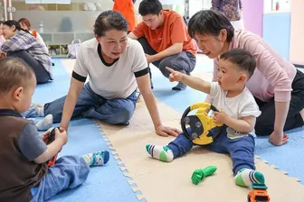 Trung Quốc tăng ngân sách trợ cấp nuôi dạy con cái