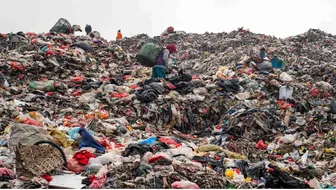 Indonesia "vật lộn" với cuộc khủng hoảng rác thải