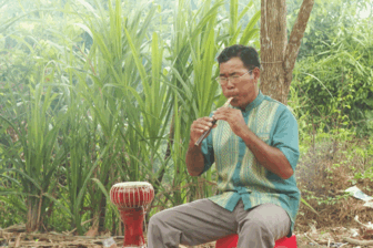 ស្វែង​យល់​ពី​ឧប​ករណ៍​ភ្លេង​របស់​ជន​រួម​ជាតិ​ខ្មែរ​នៅ​តំ បន់​ណាម​បូ​