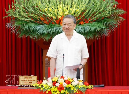 Top leader calls for reform of Party leadership methods to ensure strategic autonomy, sustainable growth