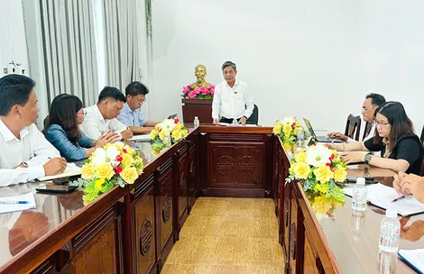 Xây dựng chính quyền địa phương gắn với phục vụ người dân, doanh nghiệp
