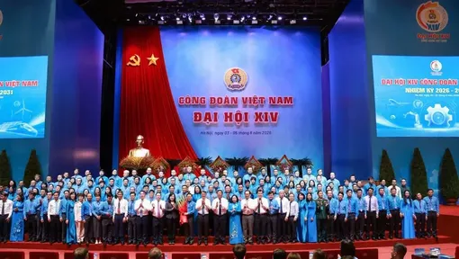 ពិធី​បិទ​មហា​សន្និ​បាត​លើក​ទី ១៤ សហ​ជីព៖ បរិ​យា​កាស​ថ្មី ក្តី​សង្ឃឹម​ថ្មី​សម្រាប់​វណ្ណៈ​កម្ម​ករ​