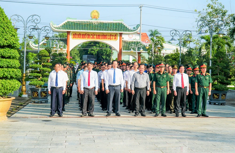កឹង​ធើ​ដំ​ណើរ​ការ​យក​សំ​ណាក កំ​ណត់​អត្ត​សញ្ញាណ​អដ្ឋិ​ធាតុ​យុទ្ធ​ជន​ពលី