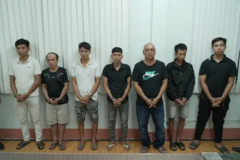 Khởi tố nhóm đối tượng khiêng quan tài nhảy múa trên đường phố phường Sóc Trăng