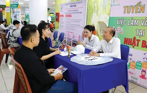 Hơn 53.000 lao động Việt Nam đi làm việc ở nước ngoài