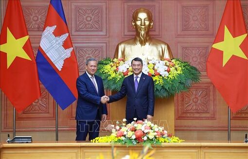 Vietnamese, Cambodian PMs advance practical, results-oriented partnership during talks