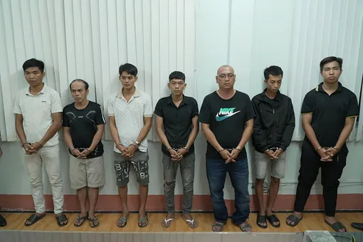 Khởi tố nhóm đối tượng khiêng quan tài nhảy múa trên đường phố phường Sóc Trăng