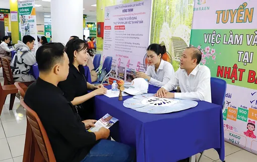 Hơn 53.000 lao động Việt Nam đi làm việc ở nước ngoài