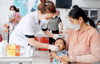 ការ​ផ្ដល់​របប​អា​ហា​រូប​ត្ថម្ភ​ពី​ដំ​បូង​សម្រាប់​កុ​មារ
