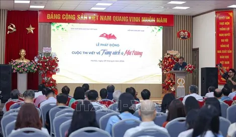 Phát động cuộc thi viết "Trang sách và Mái trường"