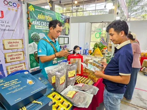Tập huấn chuyển đổi số, kỹ năng số và quảng bá sản phẩm OCOP trên nền tảng số