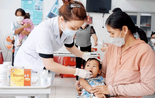 ការ​ផ្ដល់​របប​អា​ហា​រូប​ត្ថម្ភ​ពី​ដំ​បូង​សម្រាប់​កុ​មារ
