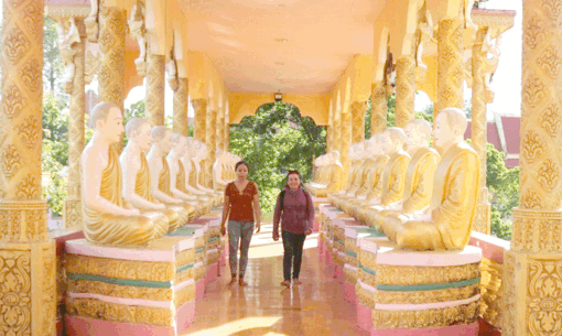 ទស្ស​នា​កម្សាន​វត្ត​ផ្នោ​អំ​ពូង