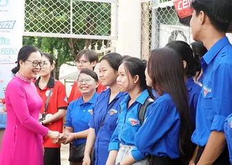 Thứ trưởng Nguyễn Thị Quyên Thanh thăm điểm thi Kỳ thi tốt nghiệp THPT năm 2026 tại TP Cần Thơ