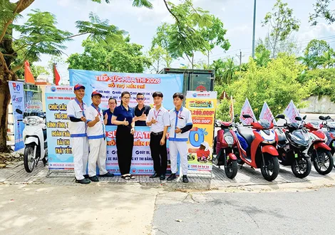 Công ty TNHH Hồng Đức 12 năm liên tiếp đồng hành cùng sĩ tử