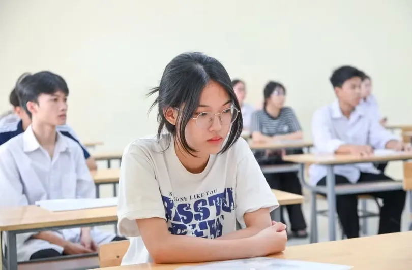 Sáng nay, hơn 1,2 triệu thí sinh bắt đầu làm bài thi tốt nghiệp THPT