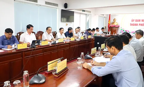 Lãnh đạo thành phố làm việc với Petrolimex về phát triển hệ thống phân phối xăng dầu