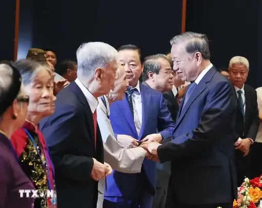 Tặng quà cho hơn 1,56 triệu người có công dịp 79 năm ngày Thương binh-Liệt sỹ
