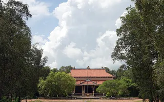 Địa chỉ đỏ và không gian xanh