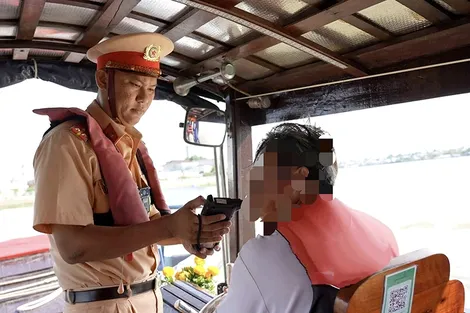 Bảo đảm an toàn giao thông đường thủy trong mùa mưa