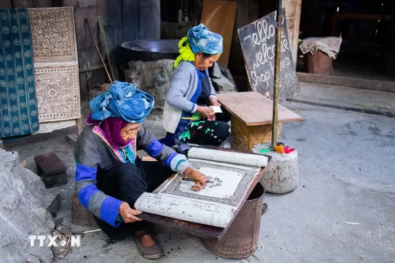 Lùng Tám - ngôi làng dệt lanh lưu giữ hồn văn hóa người Mông giữa cao nguyên đá