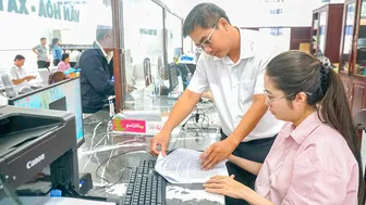 Tận tụy phục vụ nhân dân