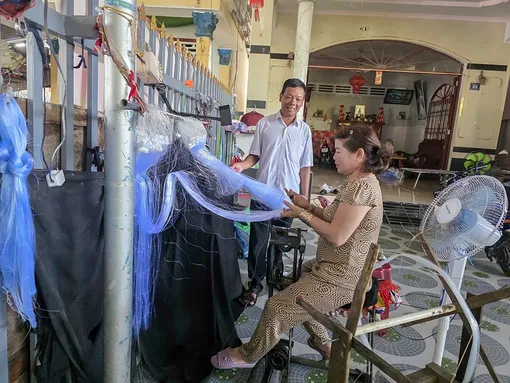 Học Bác, nói đi đôi với làm