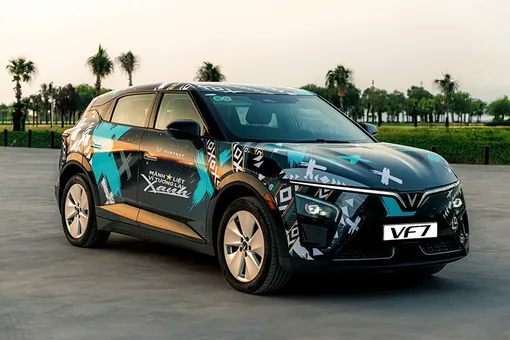 Không cần trả trước, không lo tiền sạc 3 năm: VinFast VF 7 “mở cửa” tiếp cận SUV “lái bốc, nhiều công nghệ” cho người Việt