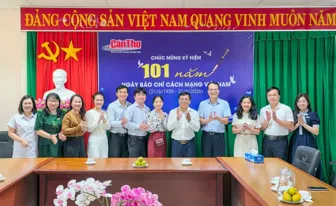 Thuế TP Cần Thơ thăm, chúc mừng Báo và Phát thanh, Truyền hình Cần Thơ nhân kỷ niệm Ngày Báo chí cách mạng Việt Nam