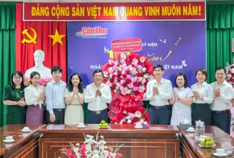 Agribank khu vực Tây Nam Bộ thăm, chúc mừng Báo và Phát thanh, Truyền hình Cần Thơ nhân kỷ niệm Ngày Báo chí cách mạng Việt Nam