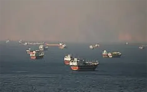 Tàu thuyền bắt đầu di chuyển trở lại qua eo biển Hormuz