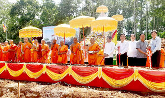 ពិធី​បើក​ការ​ដ្ឋាន​សាង​សង់​ព្រះ​វិហារ​ថ្មី វត្ត​កញ្ចោង​កំ​ពង់​លាវ​
