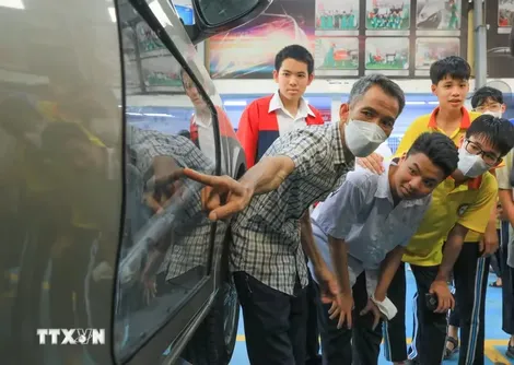 Bộ GD-ĐT lần đầu tiên có thông tư quy định tiêu chuẩn người dạy nghề