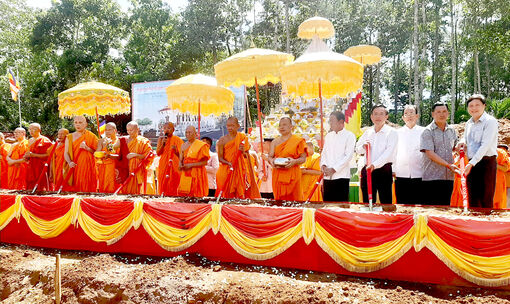 ពិធី​បើក​ការ​ដ្ឋាន​សាង​សង់​ព្រះ​វិហារ​ថ្មី វត្ត​កញ្ចោង​កំ​ពង់​លាវ​