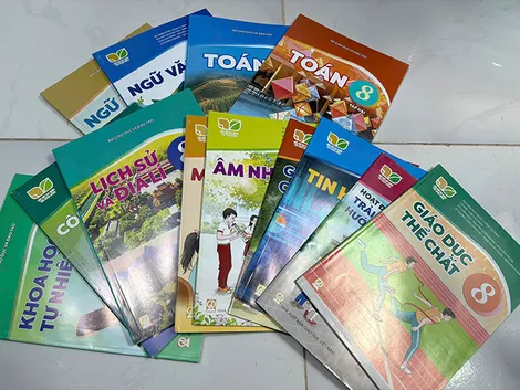 Đảm bảo cung cấp đủ sách giáo khoa trước khi bước vào năm học mới