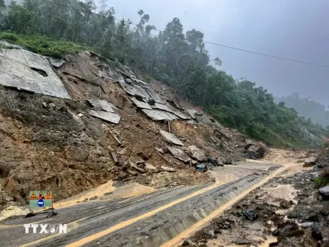 Thời tiết ngày 18/6: Vùng núi Bắc Bộ tiếp diễn mưa to, Trung Bộ nắng nóng