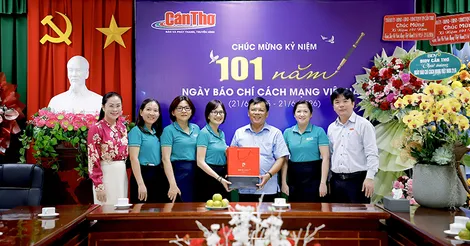 Ngân hàng BIDV Chi nhánh TP Cần Thơ chúc mừng Báo và Phát thanh, Truyền hình Cần Thơ nhân Ngày Báo chí Cách mạng Việt Nam