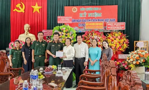 Lãnh đạo TP Cần Thơ thăm, chúc mừng các cơ quan báo chí nhân Ngày Báo chí Cách mạng Việt Nam