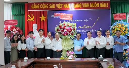 Lãnh đạo Thành ủy chúc mừng Ngày Báo chí cách mạng Việt Nam