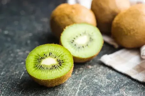 Ăn kiwi mỗi ngày cải thiện nhu động ruột