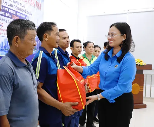 Hướng về đoàn viên, người lao động
