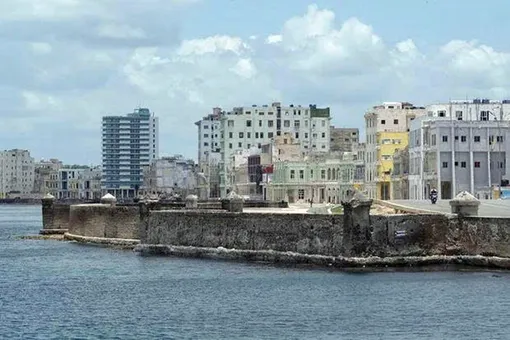 Cuba tiến hành các chuyển đổi kinh tế và xã hội sâu rộng